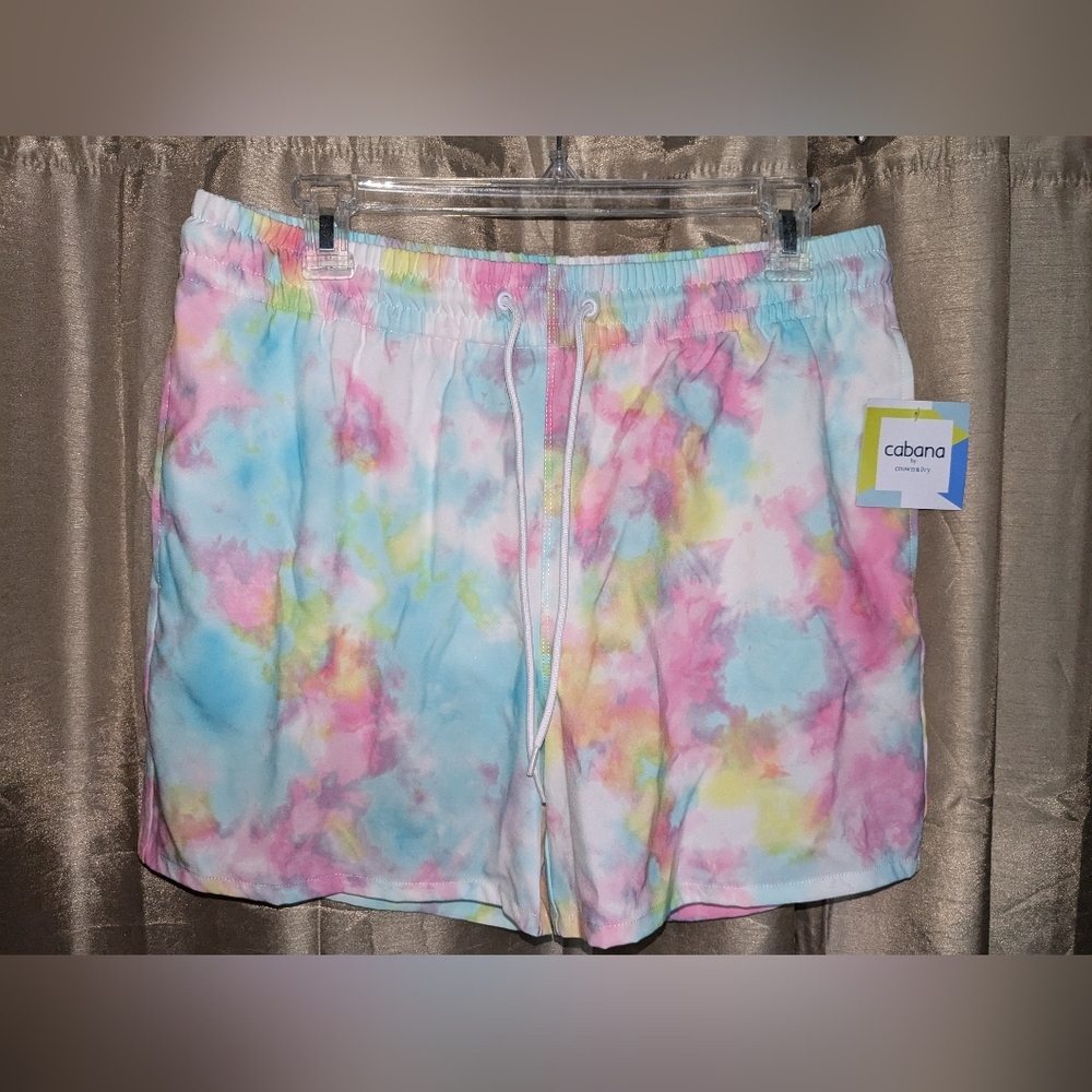 Crown And Ivy CABANA women's Athletic Shorts Size Medium NWT.